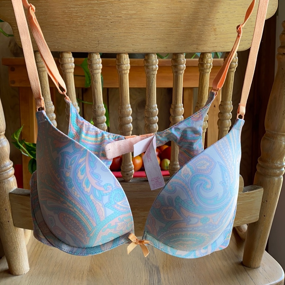 Victoria Secret push up bra 34B